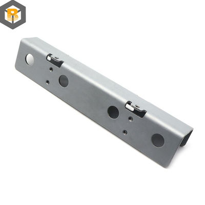 Fabrication de pièces détachées à la main