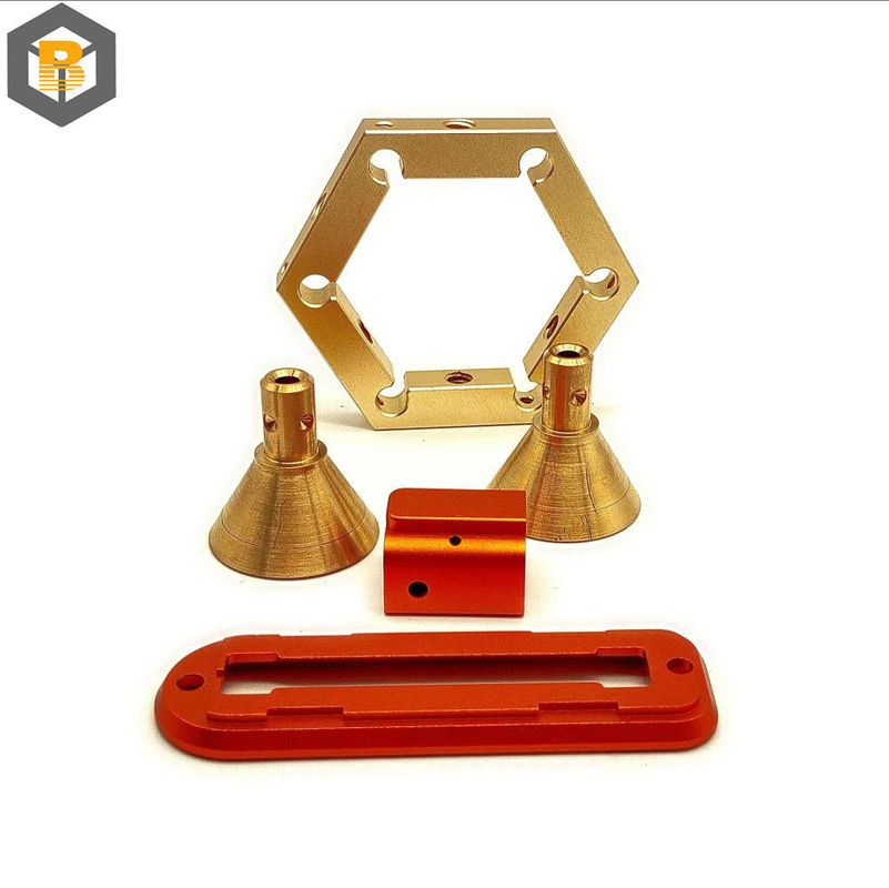 Kit mini CNC sur mesure à 5 axes pour routeur de pièces de rechange mécanique tournant des pièces de fraisage en 2D / 3D